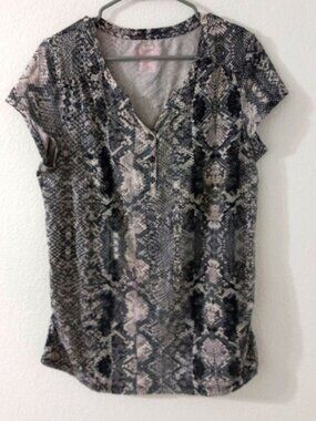 Great Expectations XL Snake Pattern Maternity Top in  Black Gray